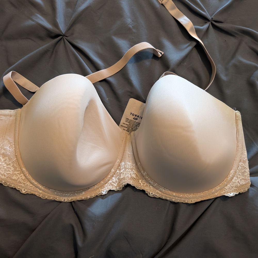 Torrid Cream Bra Seamless Intimates